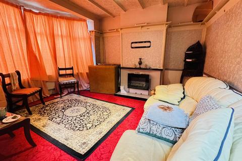 3 bedroom semi-detached house for sale, Grove Gardens, London