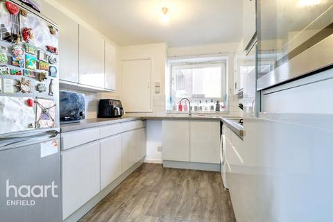 3 bedroom maisonette for sale, Agricola Place, Enfield