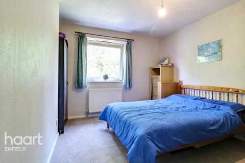 3 bedroom maisonette for sale, Agricola Place, Enfield
