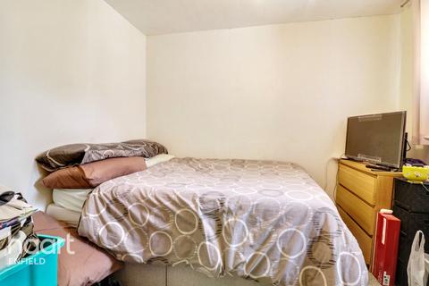 3 bedroom maisonette for sale, Agricola Place, Enfield