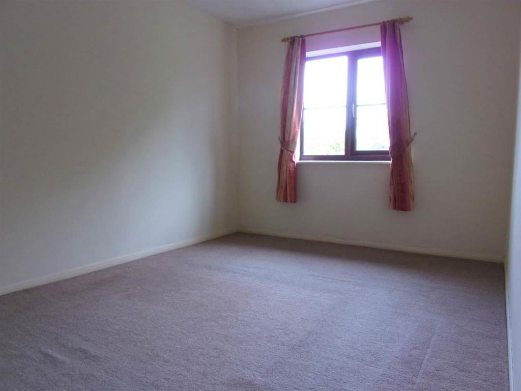 Bedroom One (1) (1).JPG