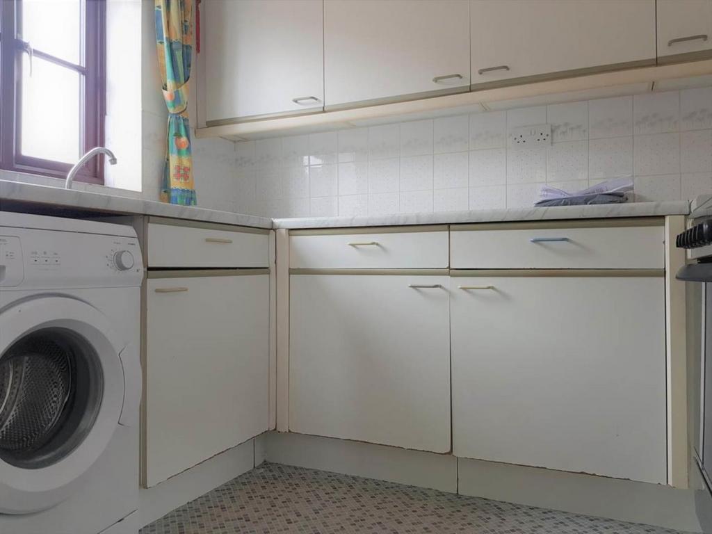 Kitchen (10).jpg
