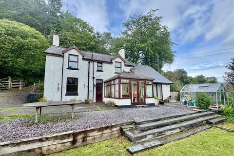 undefined, Trefriw