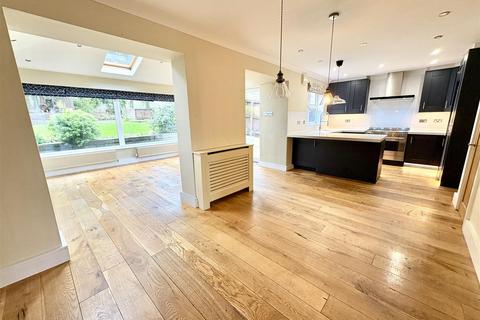 7 Ullswater Close, Elland, HX5 9QN