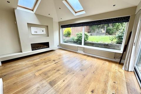 7 Ullswater Close, Elland, HX5 9QN