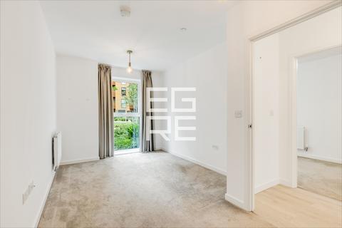 3 bedroom flat for sale, Winter Apartments, London W3