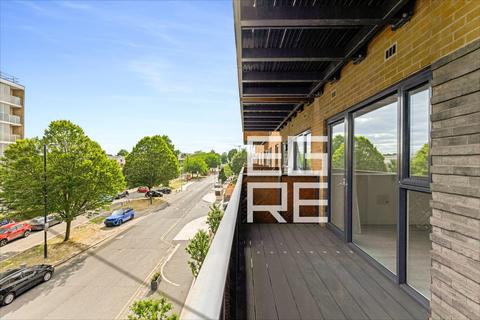 3 bedroom flat for sale, Winter Apartments, London W3