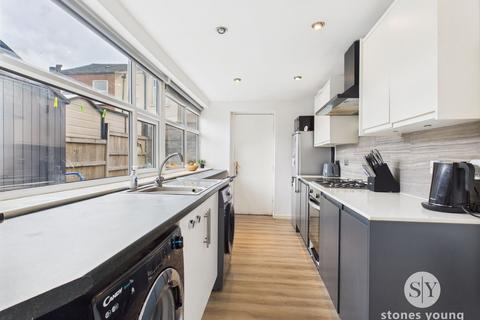 3 bedroom end of terrace house for sale, Full View, Blackburn, BB2