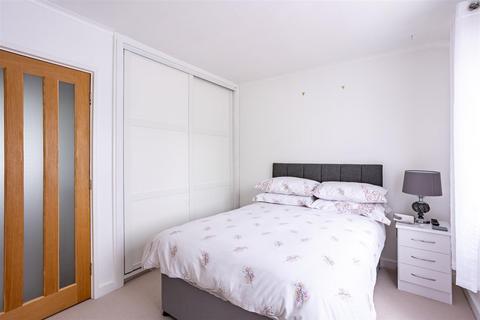2 bedroom apartment for sale, Ashfield Court, York, YO24 1QS
