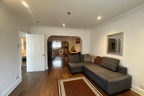 4 bedroom end of terrace house to rent, Verulam Road, Greenford UB6