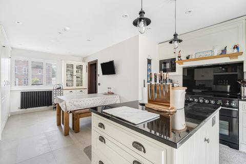 6 bedroom detached house for sale, Densley Close, Welwyn Garden City, Hertfordshire, AL8