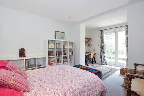 2 bedroom flat for sale, Westbourne Road, London, N7