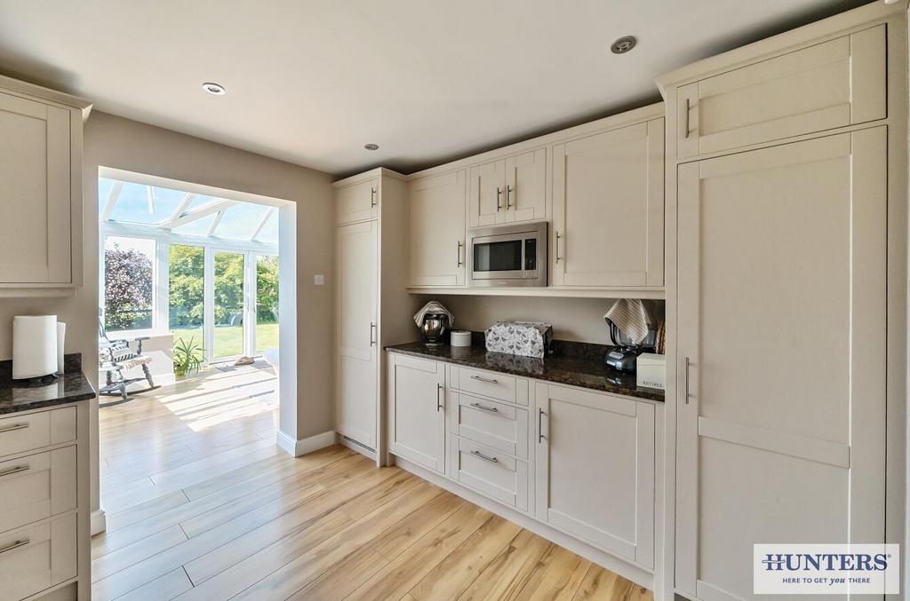 0f4529ce-c0a6-4fd0-8566-ddbe8712d4b7.jpg
