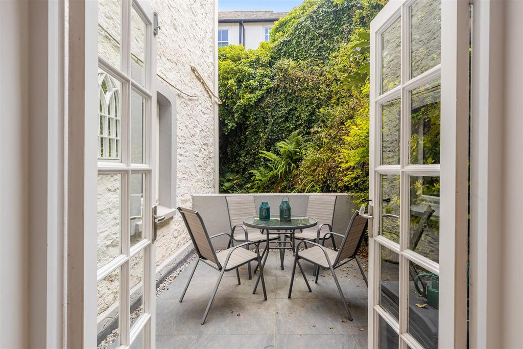 A07 - 28245 Ferryview Castle House, Dartmouth, Sou