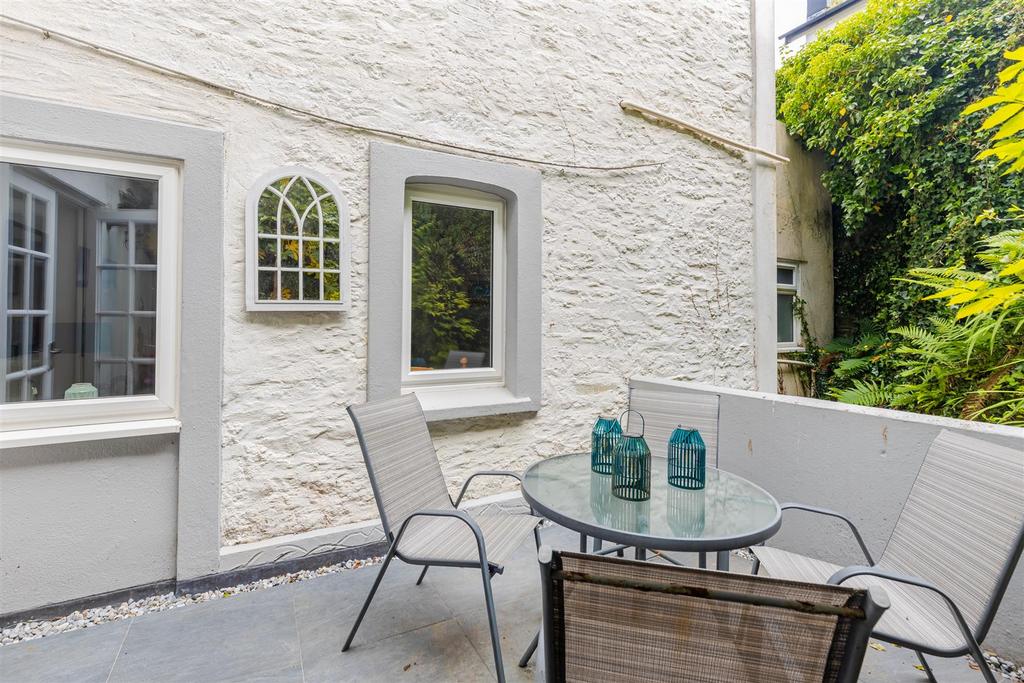 A08 - 28245 Ferryview Castle House, Dartmouth, Sou