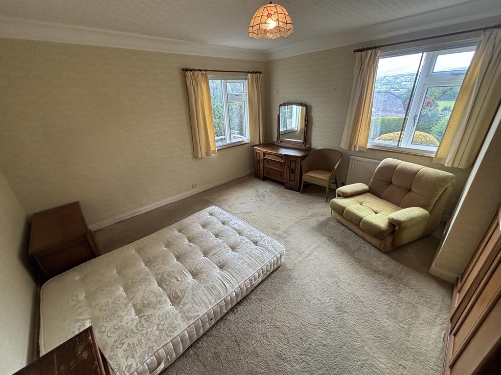 Ground floor bedroom 1