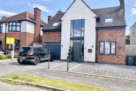 4 bedroom detached house for sale, Boyslade Road East, Hinckley LE10