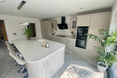 4 bedroom detached house for sale, Boyslade Road East, Hinckley LE10