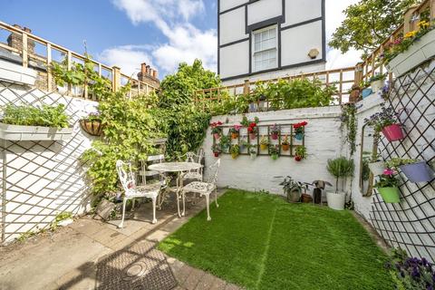 58 Craigerne Road, London, SE3 8SN