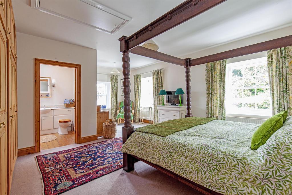 Bedroom 1-1.jpg