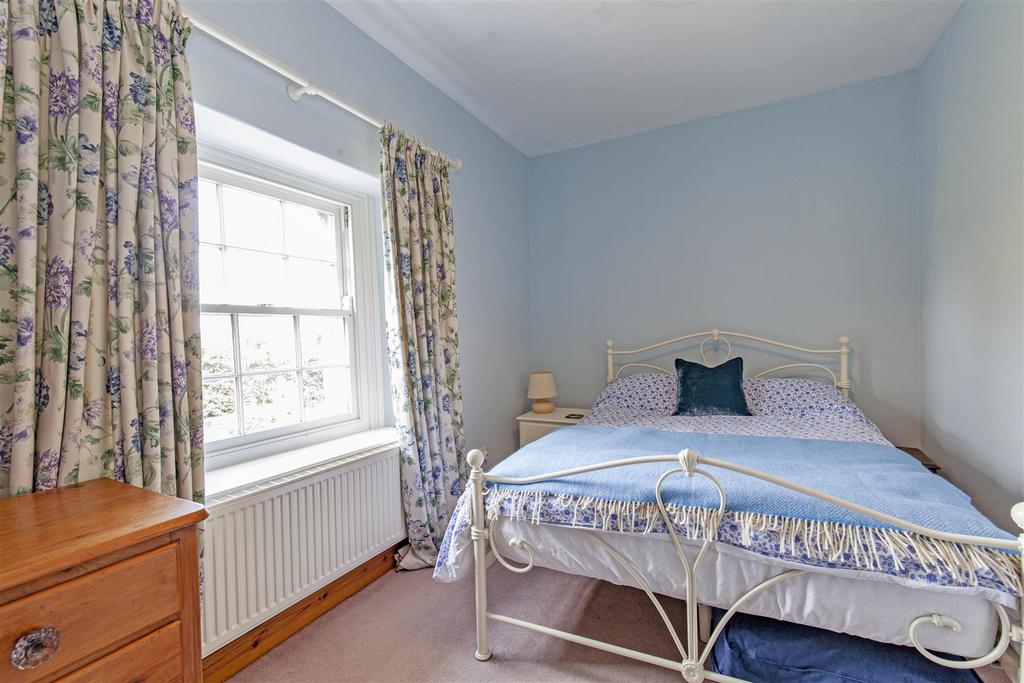 Bedroom 2-2.jpg