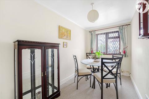 3 bedroom bungalow for sale, St. James Lane, Greenhithe, Kent, DA9