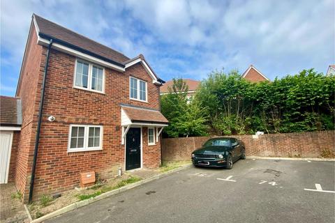 3 bedroom detached house for sale, Woodacres Way, Hailsham