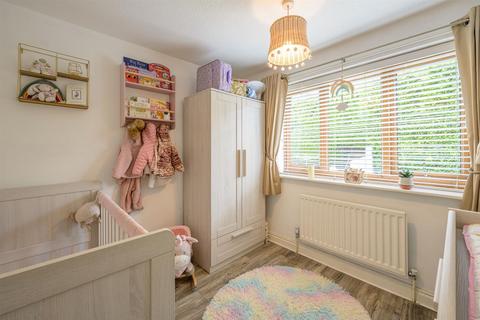 2 Caterham Drive, Kingswinford, DY6 8NH