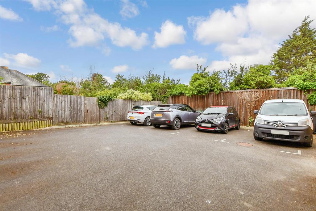 Driveway/Parking