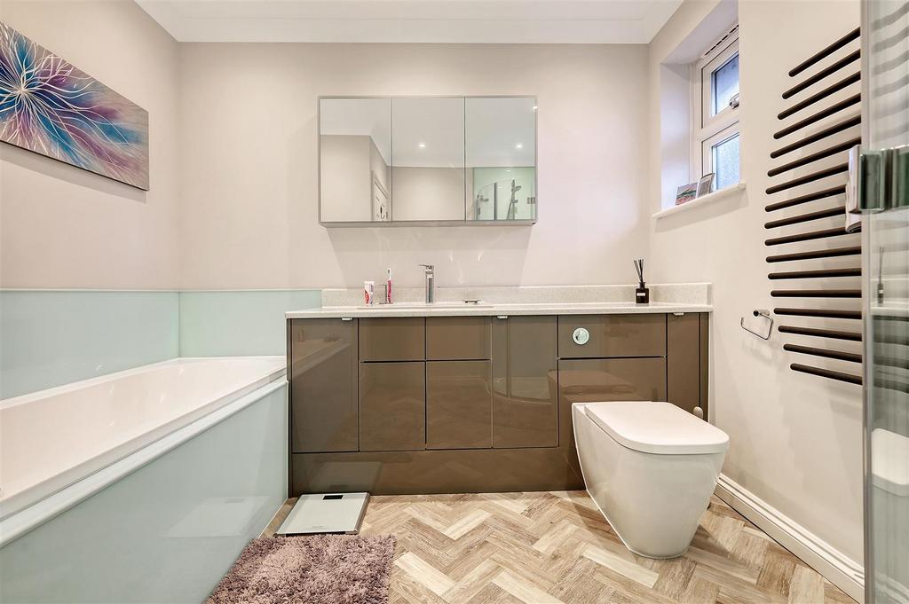Family bathroom.jpeg
