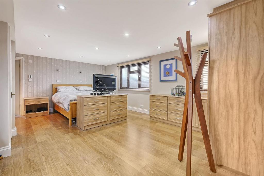 Master bedroom.jpeg