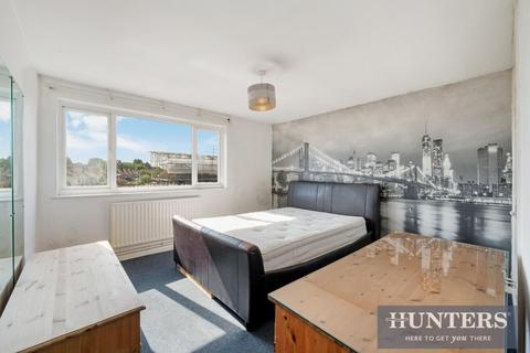2 bedroom flat for sale, Tolworth Rise South, Surbiton
