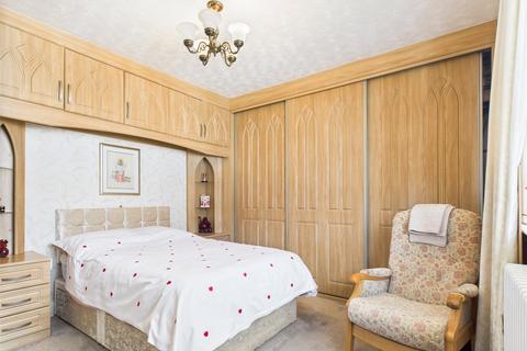 2 bedroom apartment for sale, Lymington Road, Highcliffe, Christchurch, Dorset, BH23