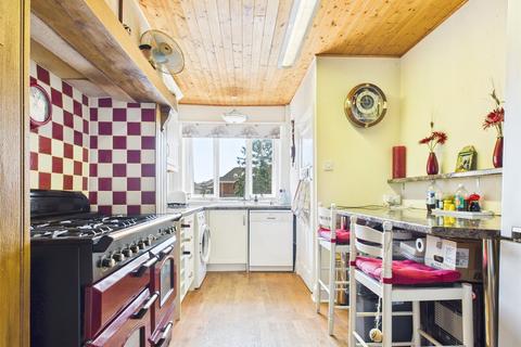 2 bedroom apartment for sale, Lymington Road, Highcliffe, Christchurch, Dorset, BH23