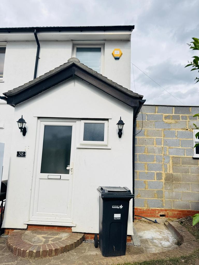 Cozy One-Bedroom Flat for Rent in Chadwell Heath