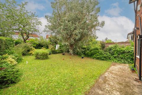 4 bedroom semi-detached house for sale, Brim Hill, London N2