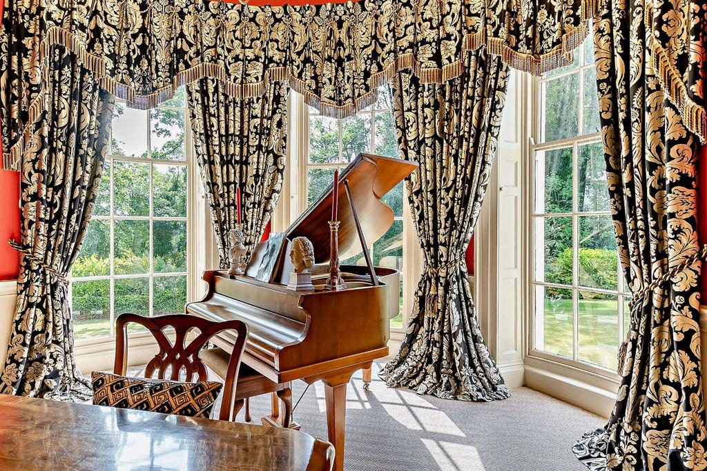 Dining Room Bay with piano