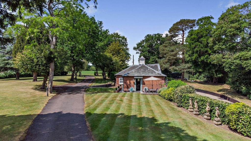 No 2 Coach House