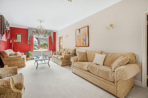 4 bedroom detached house for sale, Pine Grove, Brookmans Park, AL9
