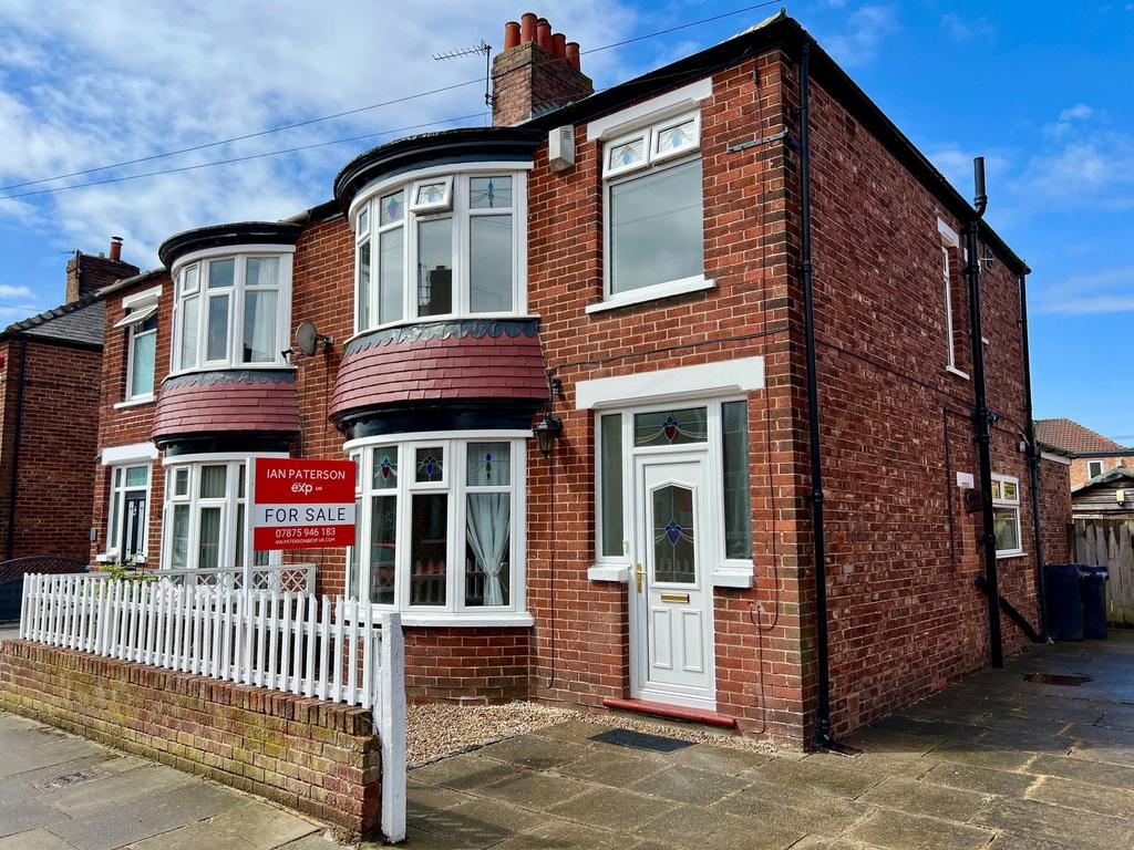 Castleton Avenue, Middlesbrough TS5 3 bed semi-detached house - £148,000