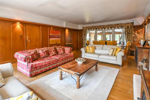 undefined, *SIGNATURE HOME* Brook Road, Brentwood
