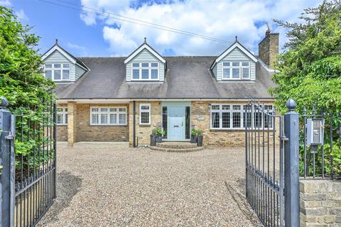 6 bedroom detached house for sale, *SIGNATURE HOME* Brook Road, Brentwood