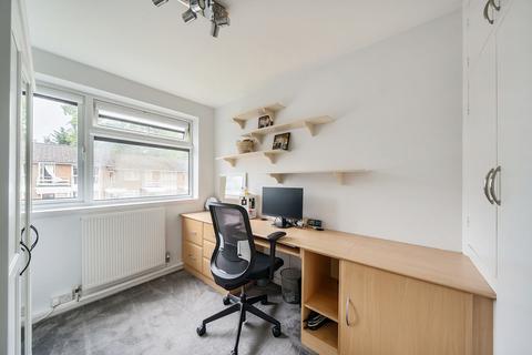21 White House Drive, Stanmore, HA7 4NQ