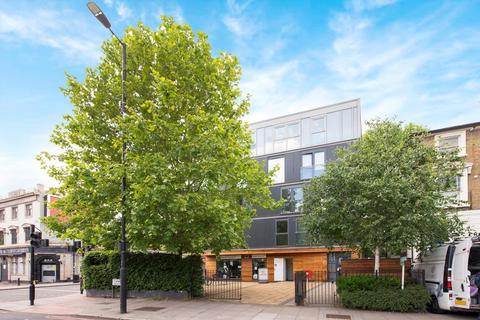2 bedroom flat for sale, Camden Road, London N7