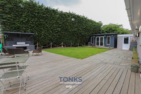 undefined, Merton Close, Oldbury B68