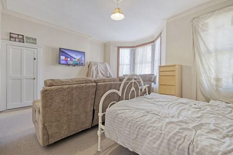 undefined, Leigh Road, London, E10