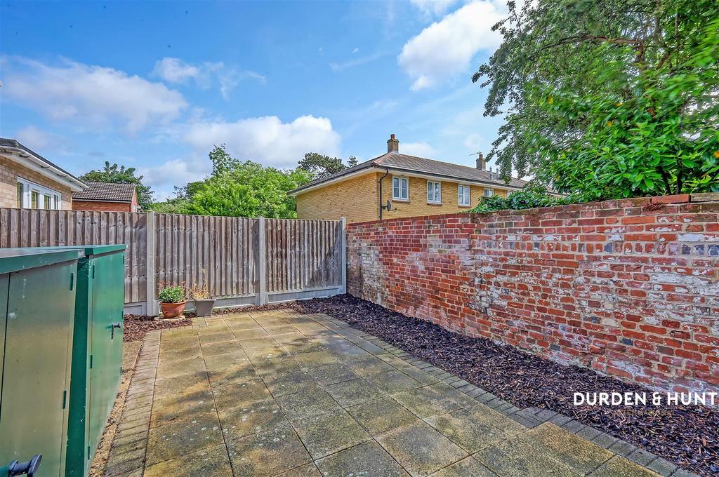 Fullers Close