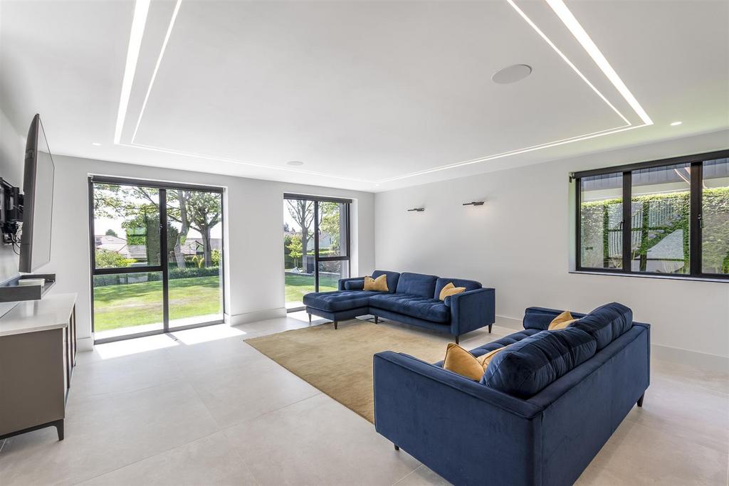 DSC 8905-Edit lounge.JPG