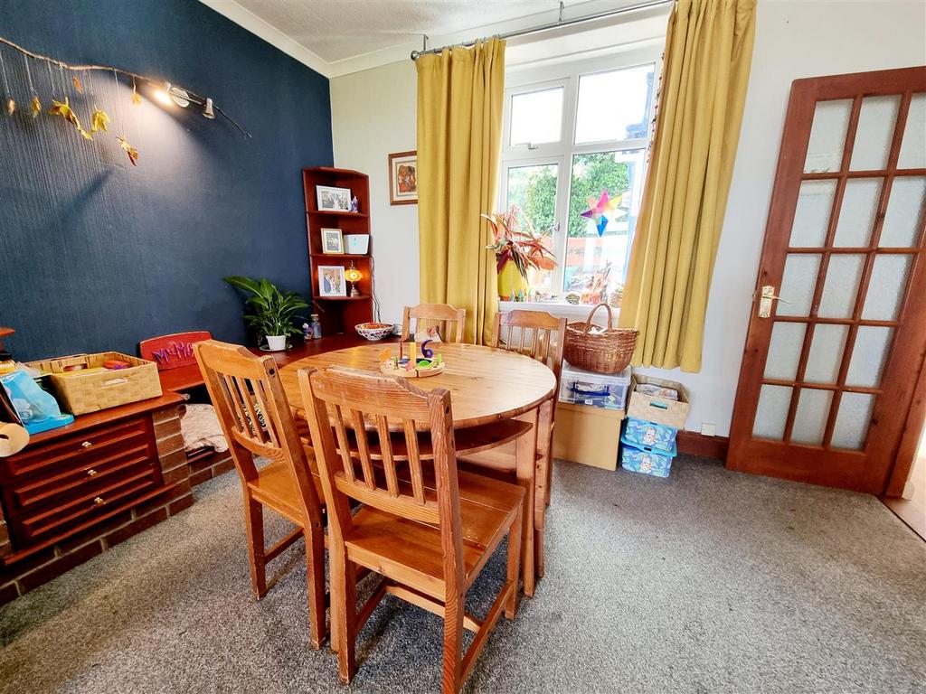 Dining area.jpg