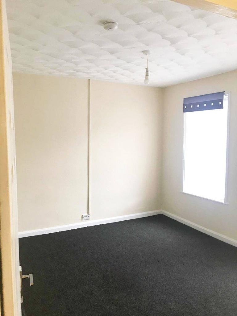 Room to Rent – Clarence Road, Grays RM17 6 QJ